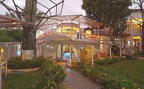 Hotel Ave Del Paraiso